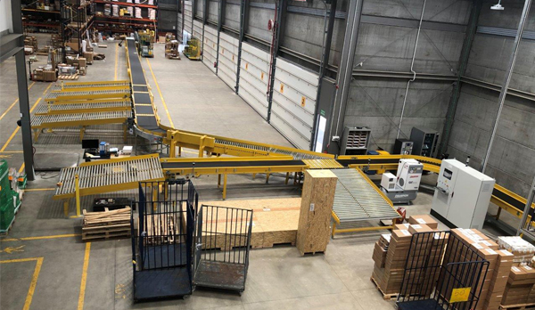 JHernando installs a sorting system at the new Cargored Canarias facility. 