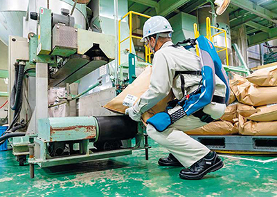 Ejemplo de uso del exoesqueleto Muscle Every Suit